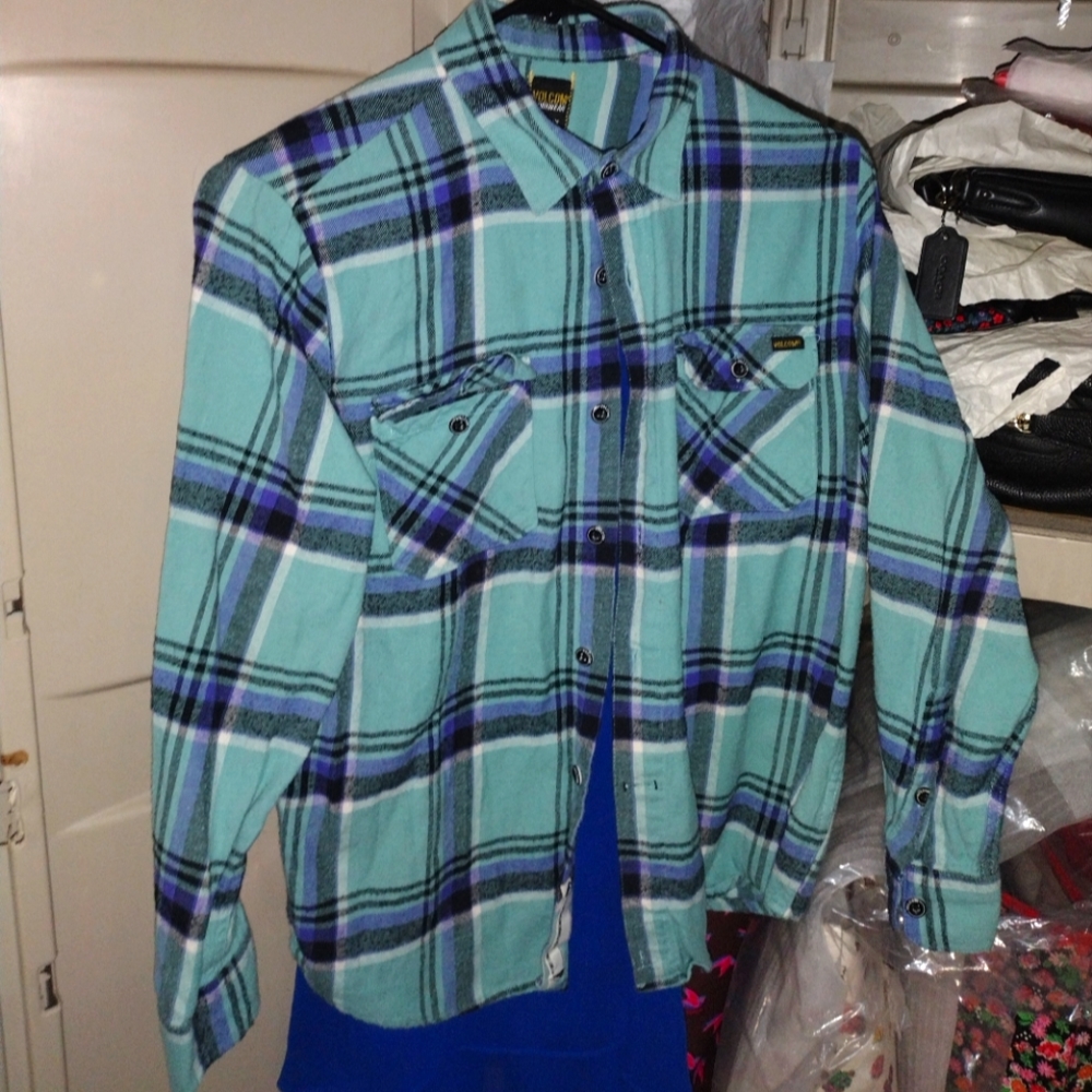 VOLCOM Blue Plaid Button-Up Flannel❗Last Chance To Buy‼️